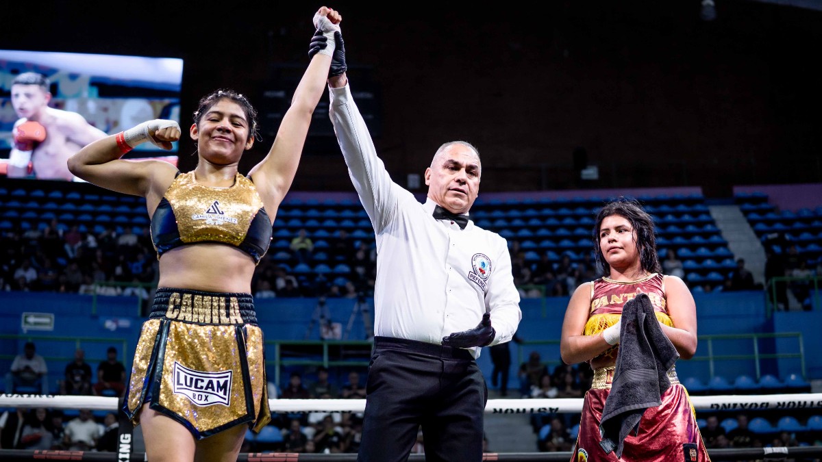 Camila Jiménez vence a Nancy Munguía. | Manos de Calaca