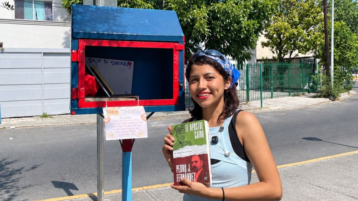 “La Casita de los Libros”: la joven que convirtió un buzón olvidado en biblioteca