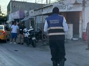 Debido a la gravedad de los golpes, ambas fueron atendidas y trasladadas por paramédicos de la Cruz Roja Mexicana a un hospital privado.