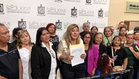 Maestros retirados piden modificar la Ley de Isssteleon para garantizar pensiones dignas y evitar percepciones de apenas 8 mil pesos.