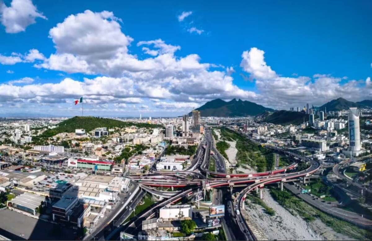 La medida contempla a vehículos con placas foráneas que circulen temporalmente por Nuevo León. | Gobierno de Nuevo León Facebook