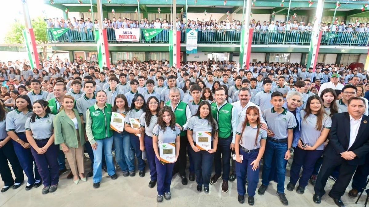 En su mensaje hacia los alumnos, el presidente municipal resaltó el potencial que caracteriza.