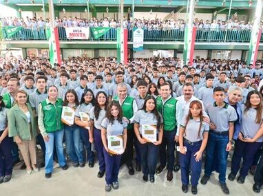En su mensaje hacia los alumnos, el presidente municipal resaltó el potencial que caracteriza.