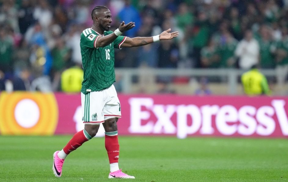 ¿Qué futbolistas mexicanos han sido nominados al Balón de Oro?
