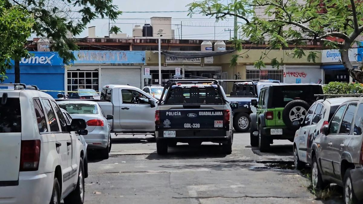 De acuerdo con testigos en la zona, los sospechosos huyeron en dirección hacia 8 de julio