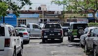 De acuerdo con testigos en la zona, los sospechosos huyeron en dirección hacia 8 de julio