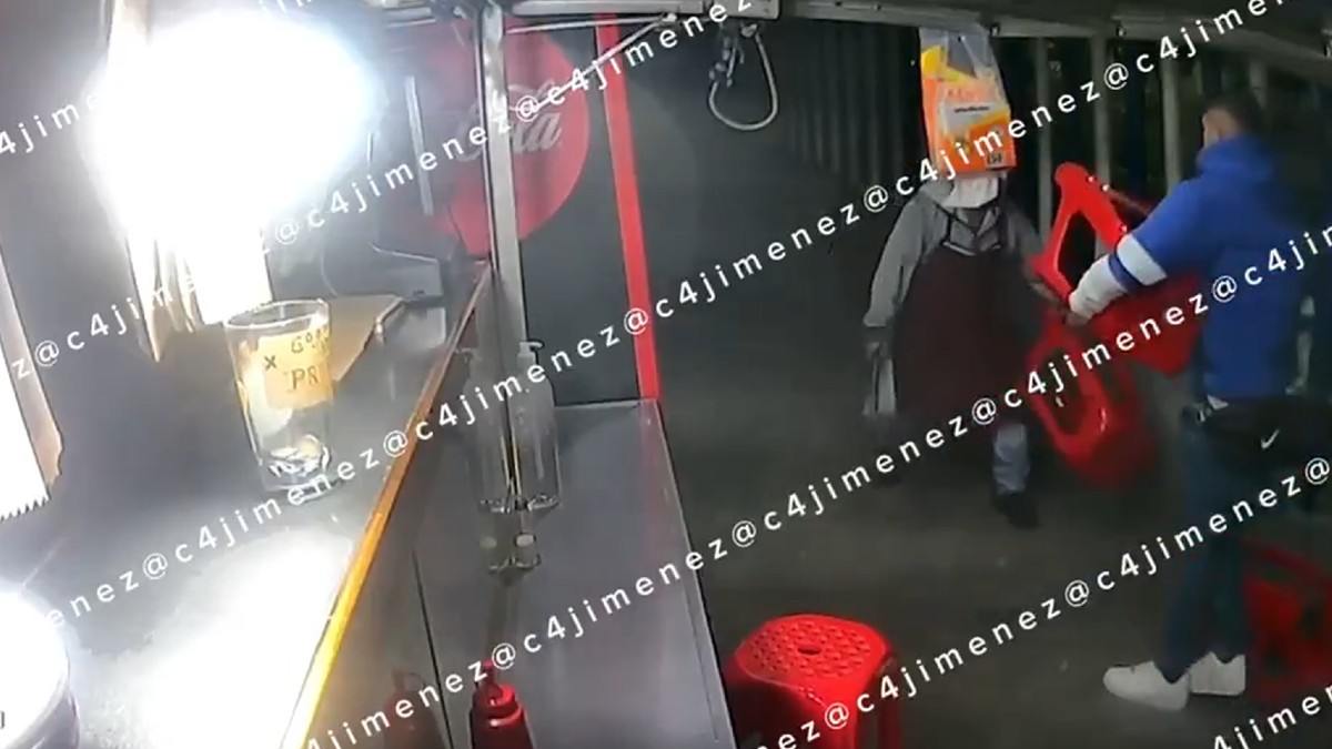 Comerciantes enfrentan a pareja de extorsionadores en la GAM y la SSC los detiene.
