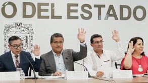 El congreso local recibió las renuncias y citó a comparecer al único regidor que compone el cabildo de Acatlán / Agencia Es Imagen