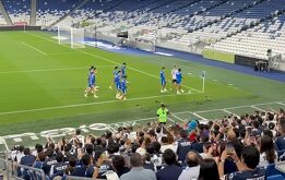 El cuadro albiazul realizó su entrenamiento en el Estadio BBVA ante cerca de 100 seguidores que ganaron acceso a través de patrocinadores.