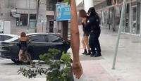 Detienen a mujer por dañar autos en Guadalupe NL