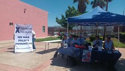 Familias acudieron a la manifestación para compartir sus experiencias y solicitar orientación sobre sus casos.