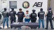 Se indicó que el hombre cuenta con una orden de aprehensión vigente por homicidio calificado.