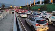 Las labores han generado largas filas de vehículos tanto en los carriles ordinarios como en los exprés.