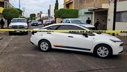 Entre los objetos asegurados se encuentran un arma de fuego, un machete y varias dosis de droga