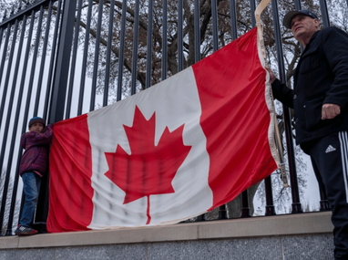 Estados Unidos prohíbe lácteos, alcohol y motocicletas de Canadá