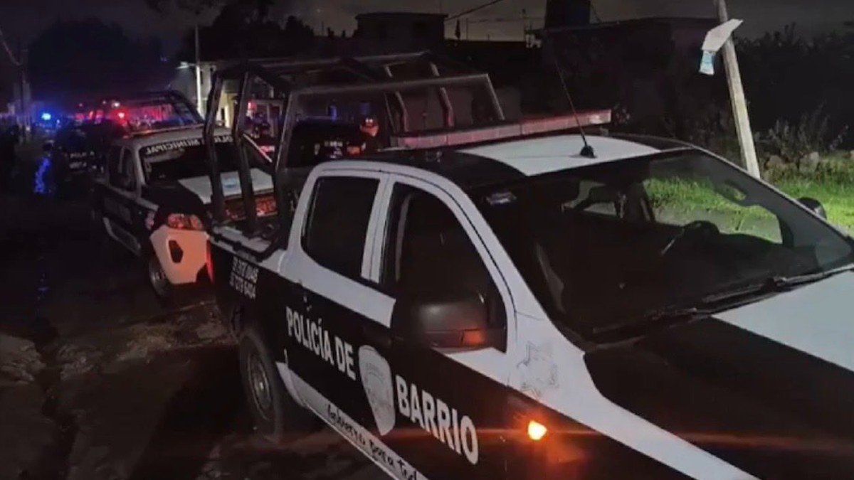 Balacera entre la FGJ Edomex y presuntos narcomenudistas deja una mujer muerta.