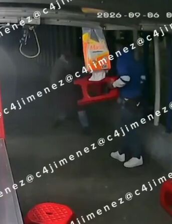 Así fue como comerciantes agredieron a pareja de extorsionadores en la GAM. | C4 Jiménez