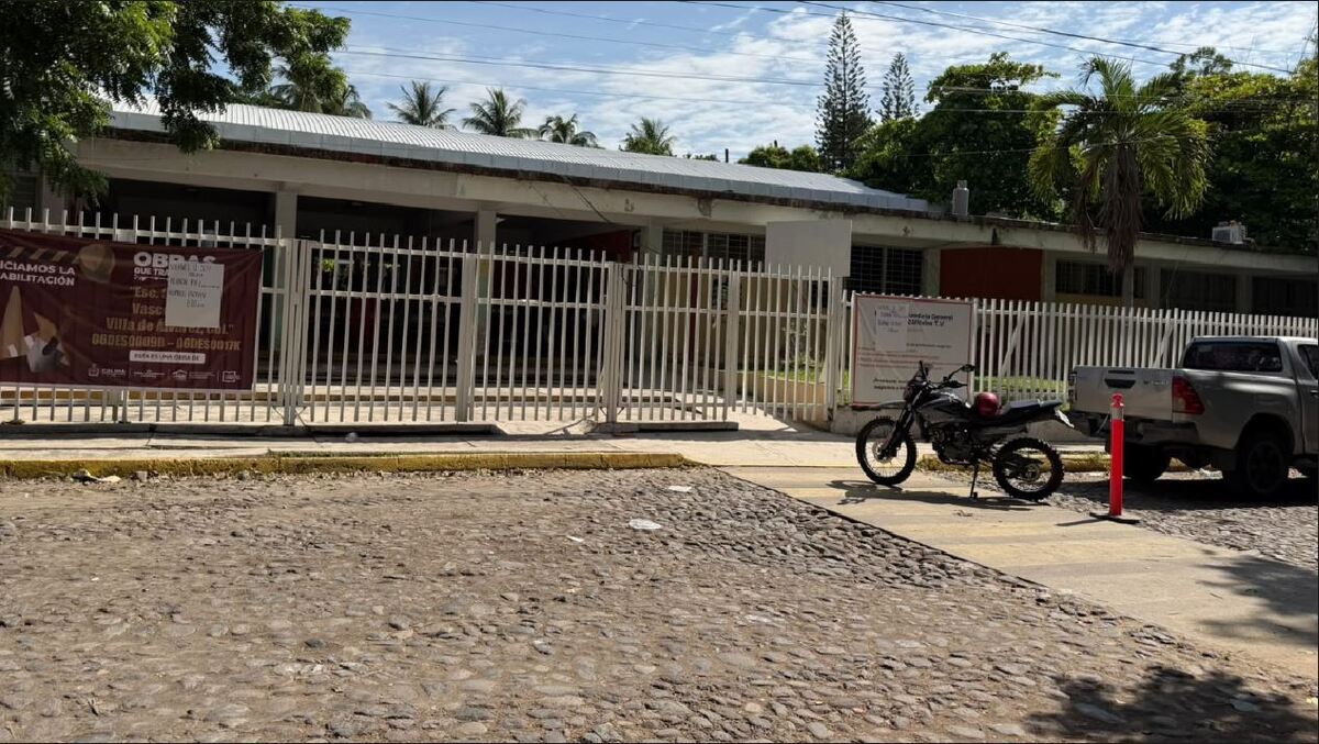 Escuela secundaria José Vasconcelos después de la agresión este jueves.