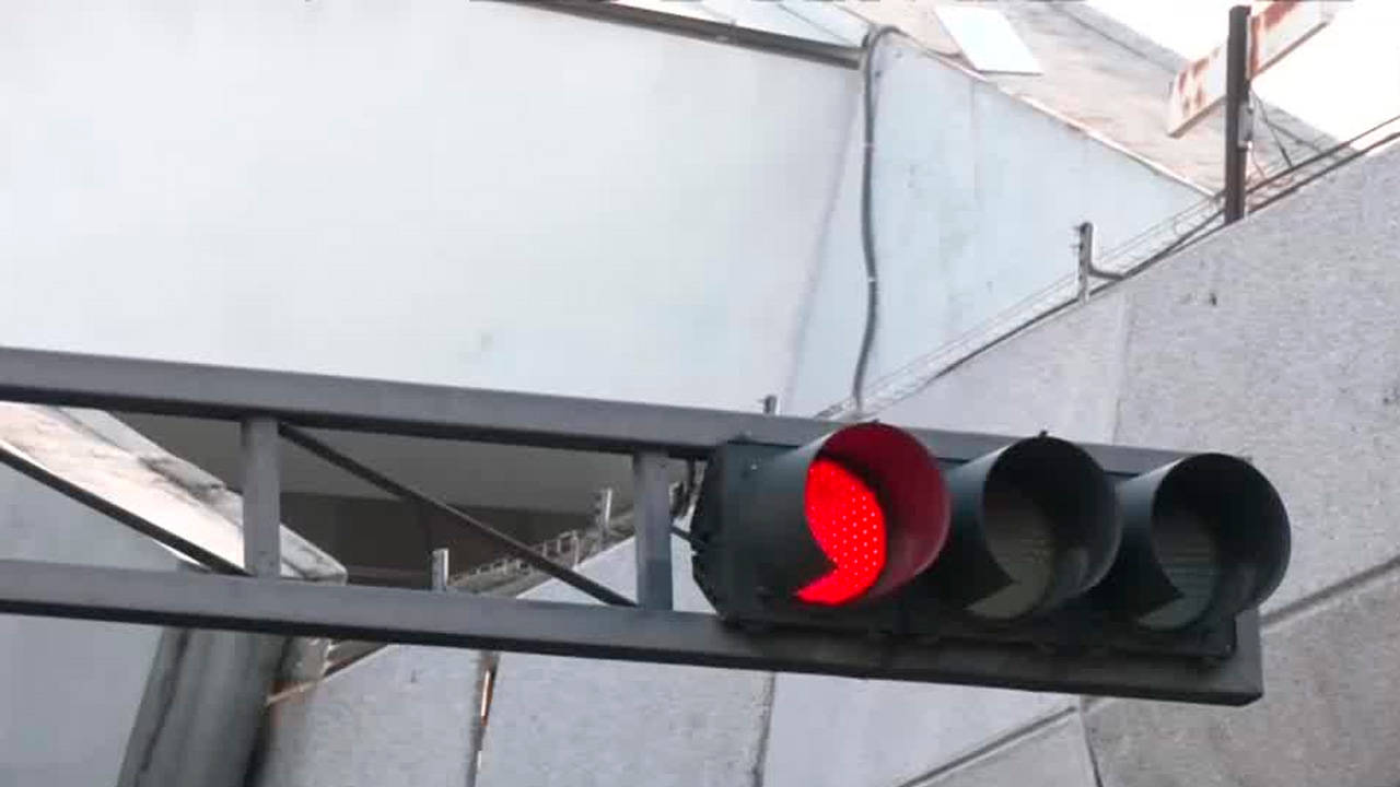 Fallan 17 semáforos y provocan caos vial sobre Congreso de la Unión en la GAM