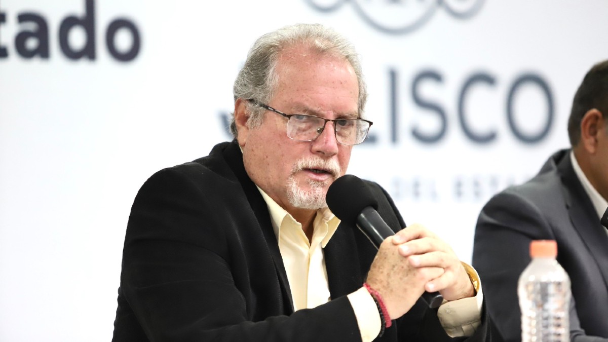 Fiscal de Jalisco, Salvador González de los Santos, durante rueda de prensa.
