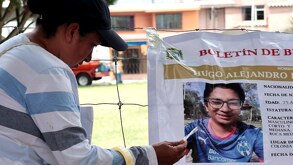 La fotografía de Hugo ha sido colocado en distintos puntos de Puebla a fin de agilizar la búsqueda del joven de 25 años de edad / Agencia Es Imagen
