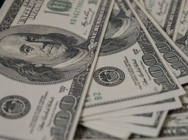 El valor del peso mexicano varía todos los días conforme el dólar. | Freepik