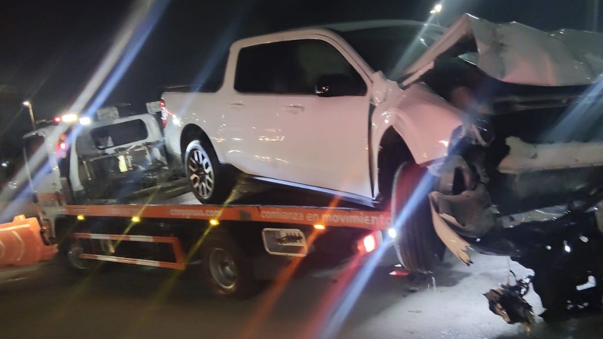Policía de Apodaca pierde la vida tras ser atropellado por una pick up mientras realizaba labores de abanderamiento.