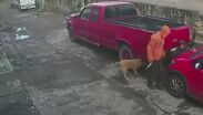 La víctima tuvo lesiones en brazos y pantorrillas tras ser atacada con un cuchillo en Naucalpan.