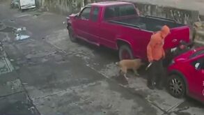 La víctima tuvo lesiones en brazos y pantorrillas tras ser atacada con un cuchillo en Naucalpan.