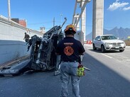 Cuerpos de seguridad resguardaron el cruce de Constitución y Venustiano Carranza.