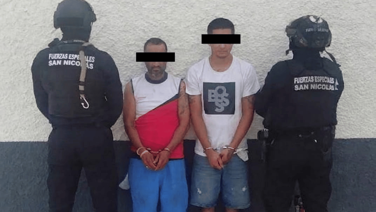 Detienen a dos hombres con arma y drogas en San Nicolás