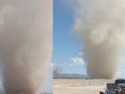 El fenómeno natural se disipó y desapareció por completo al salir del terreno de tierra suelta, sin reportar daños materiales de consideración.