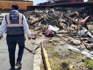 Pese a lo aparatoso del percance, en el lugar no se reportaron personas lesionadas.
