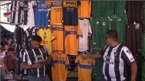 Los seguidores de ambos equipos se preparaban para vivir el Clásico Regio 143.| Especial