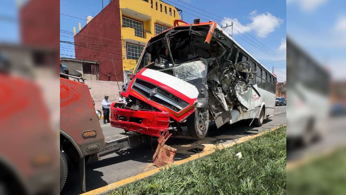 Un camión de transporte público chocó en Toluca; hay al menos 15 lesionados.