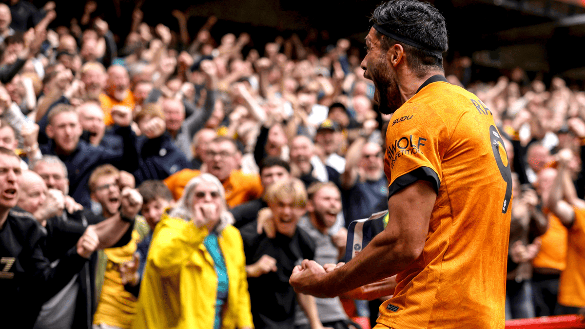 El delantero mexicano continúa sumando protagonismo en la segunda categoría del futbol inglés. | @Wolves