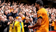 El delantero mexicano continúa sumando protagonismo en la segunda categoría del futbol inglés. | @Wolves