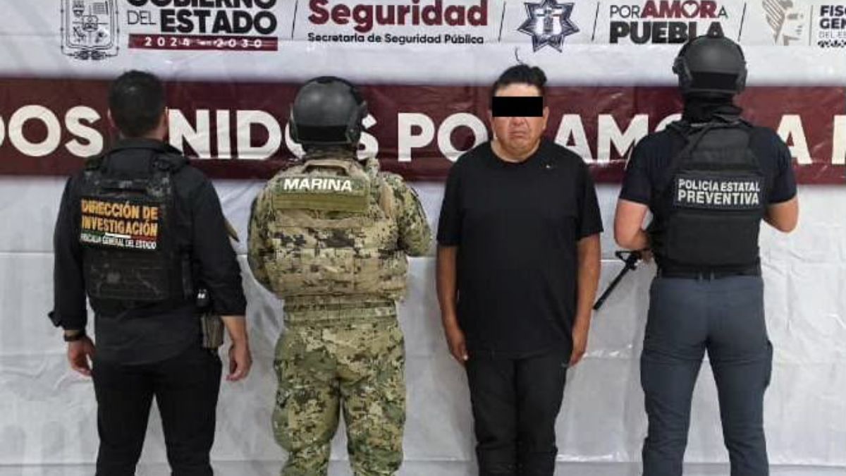 Elementos de seguridad aseguraron 39 bolsas de metanfetamina, 22 de cocaína, 17 de piedra, 12 cartuchos calibre .357 | Fiscalía de Puebla