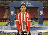 Miguel Gómez defensa lateral derecho del Club Deportivo Guadalajara. | Miguel Gómez vía Instagram.