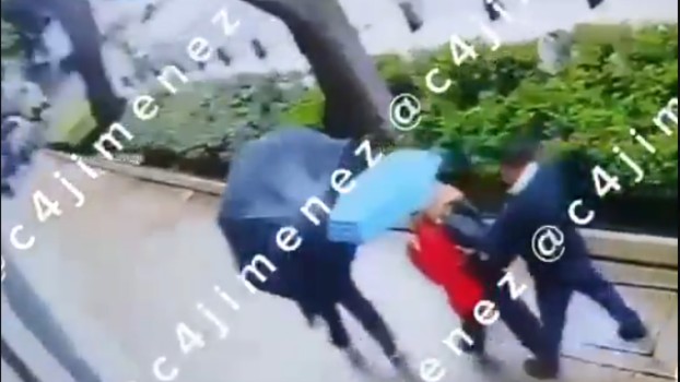 Con un paraguas como instrumento: este es el modus operandi de dos carteristas en la Álvaro Obregón.