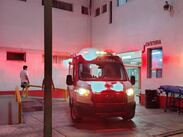 Al lugar acudieron paramédicos de la Cruz Roja Mexicana para brindar primeros auxilios a la víctima.