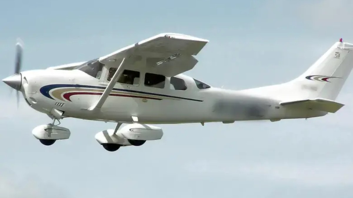 La avioneta desaparecida es un Cessna T206, con matrícula HK4985 (imagen de referencia) | Creative Commons