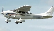 La avioneta desaparecida es un Cessna T206, con matrícula HK4985 (imagen de referencia) | Creative Commons