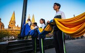 Desde el 2023 la bandera de Jalisco es izada en Plaza de la Liberación durante el aniversario. | Gobierno de Jalisco