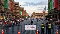 Calles cerradas y alternativas viales por el Grito de Independencia en el Zócalo CdMx.