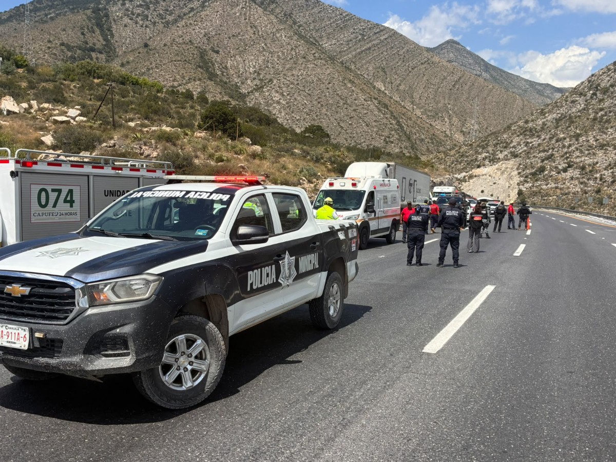 Los carriles de norte a sur permanecieron cerrados mientras se realizan las diligencias correspondientes.
