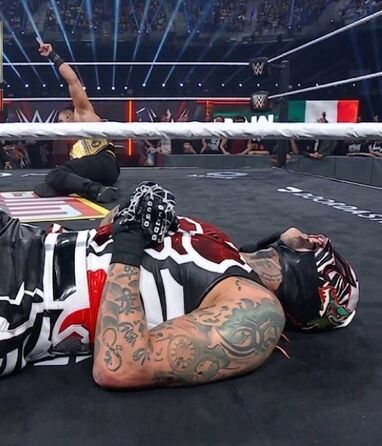 Chad Gable retuvo el título Intercontinental ante Dragon Lee con un dramático Ankle Lock en una auténtica cátedra técnica.