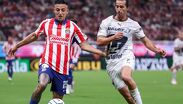 Chivas le pasó por encima a los Pumas y alarga su racha de victorias en Guadalajara ante los universitarios