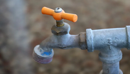 La comunidad protesta ante la falta de agua potable. | Foto: Rolando Riestra