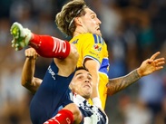 El cuadro auriazul sumó a Guillermo Martínez y Emiliano Gómez al ataque, pero podría sufrir la baja por suspensión de Diego Lainez.